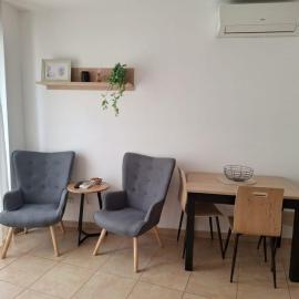 Apartamentos El Barrio – hotel w mieście Nerja