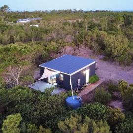 Plett Pods - Casetta del Acqua Eco Off-Grid Fynbos Cottage, Hotel in Plettenbergbaai