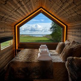Atmospheric cabin trailer with a sea view, hotell Oulus