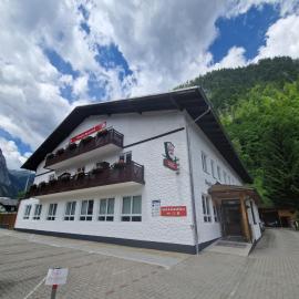 Pension Bergfried, hotel u Hallstattu