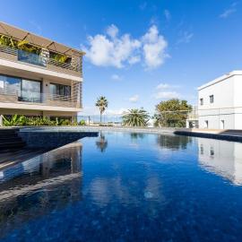 Modern Seaside Apartment with Pool & Parking, hotel in Anfa-Supérieur
