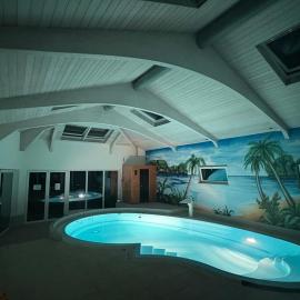 Large Wellness Villa with Fireplace, Pool, Sauna & Billiards, hotel em Bollensdorf