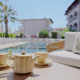 Hotel Tropical, khách sạn ở Hanioti
