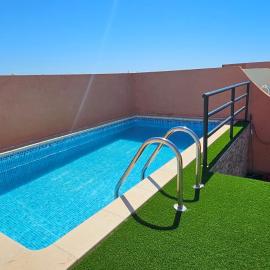 Apartamentos Paraíso Vera Playa, Ed Palmerston, Atico B a pie de Playa, piscina privada en solárium, WI-FI