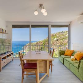 Studio SeaSky Tabua by Holiday Rental Madeira, hotel in Ribeira Brava