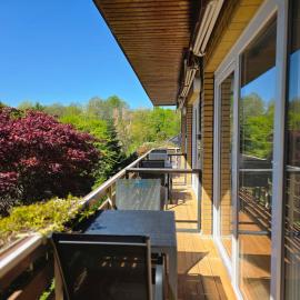 Dream&Stay - Boardinghouse Oldenburg - Zimmer 6 - Balkon - WLAN - Parken, hotel in Drielakermoor