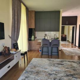 Коттедж на Иссыкуле в Карвен 4 сезона, hotel i Chon-Sary-Oy
