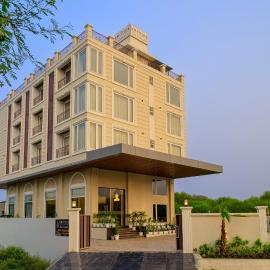 Amritara The Samagam, hotel u gradu Rajwāri