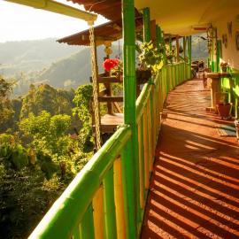 Hostal y Camping Los Girasoles, hotel u gradu 'Salento'