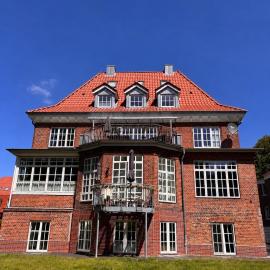 Wohnung in historischer Villa im Zentum Neumünsters, hotel v destinácii Neumünster