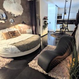 Le Lovt - LOVE ROOM NANTES, Hotel in Nantes