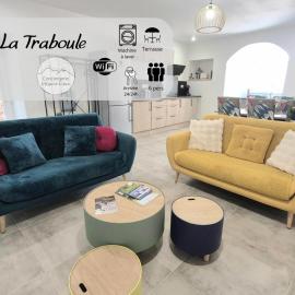 La Traboule - Terrasse - 6 pers, hotel in Saint-Germain-Lembron