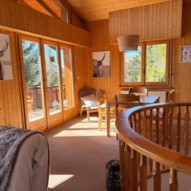 Chalet L'Arzette à Anzère à 2 pas du centre avec magnifique vue sur les montagnes, khách sạn ở Anzère