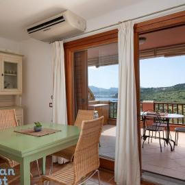 VerHouse - Sea view and Free parking, hotel in Marina di Portisco