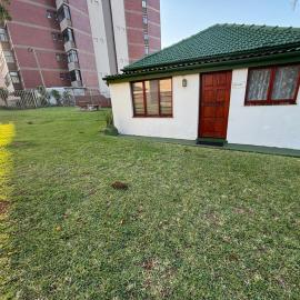 Siesta Island #5, hotel in Amanzimtoti