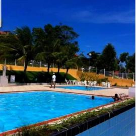 Vista para a lagoa - Enseada Azul, perto da Bacutia e Peracanga - Duas suítes Ar Condicionado - Varanda Gourmet - Lazer Completo, piscinas, quadras, sauna, pescaria, náutica, bar, restaurante, parques - Estacionamento e Portaria 24h, hotel v mestu Guarapari