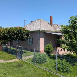 Holiday Home with BBQ in Fonyod-Balaton 55446, hotel in Fonyód
