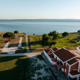 Al Mar Apartments on Bilotinjak beach