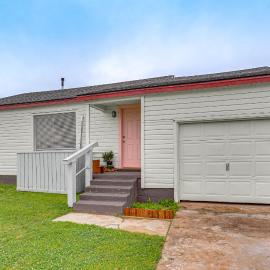 Fenced Yard! Quiet Home, 3 Mi to Fort Sill