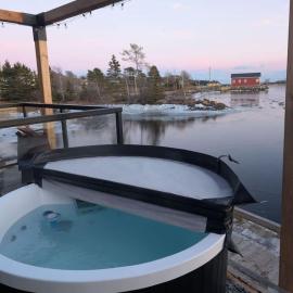 Lunenburg में, होटल Private Oceanfront Suite Hot Tub & Fireplace