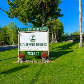 Escarpment Heights Motel、トバーモリーのホテル