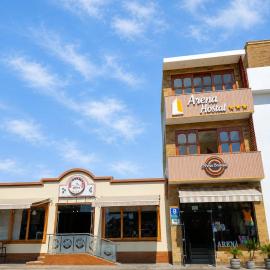 Arena Hostal, hotel u gradu Parakas