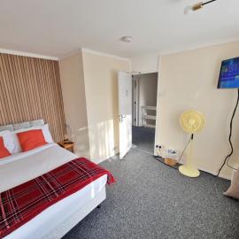 NightRest Homes 5 minutes to Luton Airport -Wifi - Free Parking -Luton
