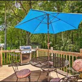 Vacation Cottage in the Heart of Narragansett, מלון בנרגנסט