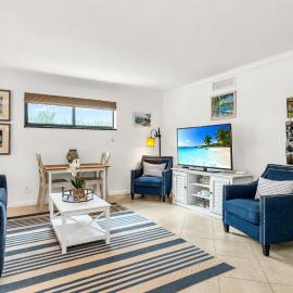 ON The Beach Juno! Modern Lux Seaside!
