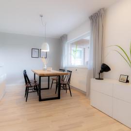 Großzügige Ferienwohnung mit Garten direkt im Grünen, hotel in Westerdeichstrich