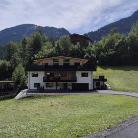 Mountainsurf Apartments, hotel in Finkenberg