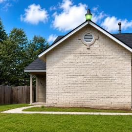 Cozy 3BR Home Near Randolph, BAMC & River Walk, hotel u San Antoniju