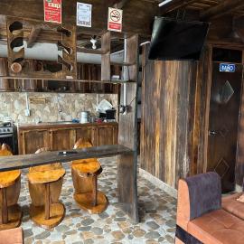 Bonito departamento céntrico con cocina y parqueadero, hotel di Baños
