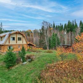Cabin on Private 8-acre Lake, hotel v mestu Clearwater