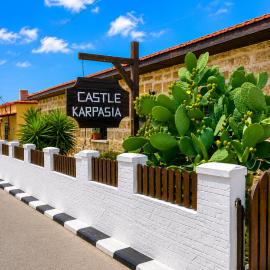 Castle Karpasia Guest House & Restaurant, hotel a Rizokarpaso