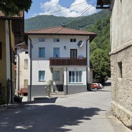 Hiša Nad Reko Baca, hotel in Most na Soči