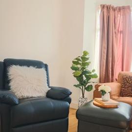 Modern Family 3-Bed House in London