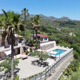 LUXURY VILLA Vittorianna Etna- Taormina & Seaview with Pool