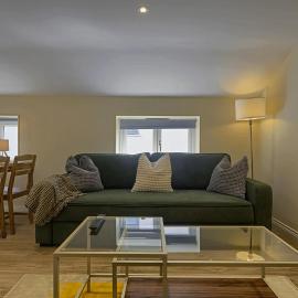 Detached 1 Bed Apartment in Central Wakefield