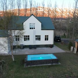 Prestssetrið - Luxury Lodge near Akureyri with large hot tub, hotel en Eyjafjaroarsveit