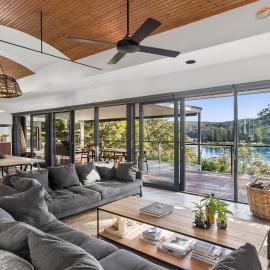 Pittwater Waterfront Retreat - Up to 10 Guests!