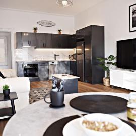 Art Deco Studio Two - Minutes to Geelong CBD