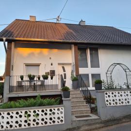 Gästezimmer Bernkastel - Gästehaus Barbara, hotel v destinaci Bernkastel-Kues