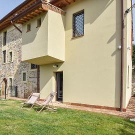 Il Borgo Di Badia-La Camelia, Hotel in Buti