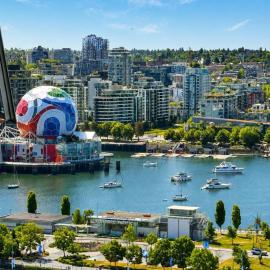 3-Bedrooms premium apartemnt with stunning 180 water, mountain and city view Pool Hot Tub and Gym Heart of Downtown Skytrain 3mins walk to FIFA STADIUM โรงแรมในแวนคูเวอร์