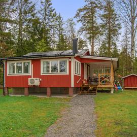 1 Bedroom Cozy Home In Österhaninge, hotelli kohteessa Österhaninge