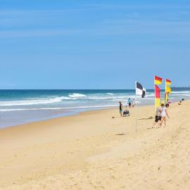 Perfect Location 4BR Home Warana - 200m to Beach!
