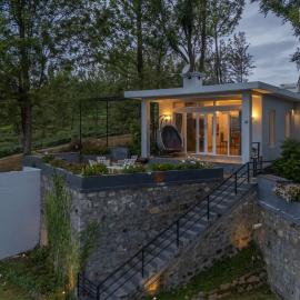EKOSTAY - Skyfall Mist Villa