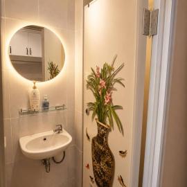 Modern Studio - Stylish, Comfortable & Fast Wi-Fi