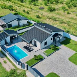 Luxury Villa Domino with Heated Pool